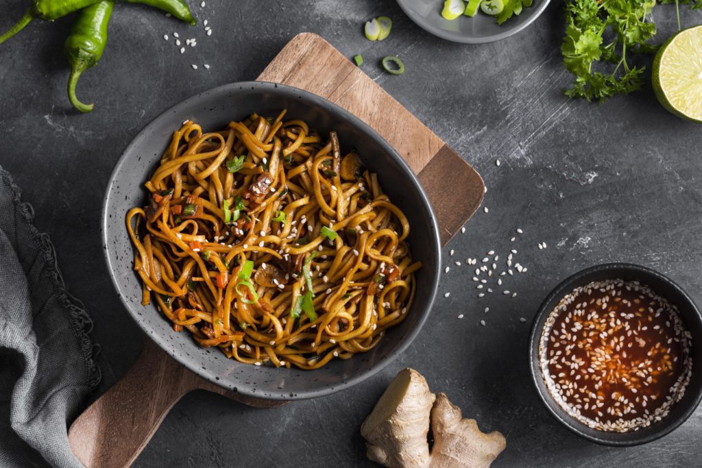 Plongez dans nos recettes au wok pour des repas savoureux